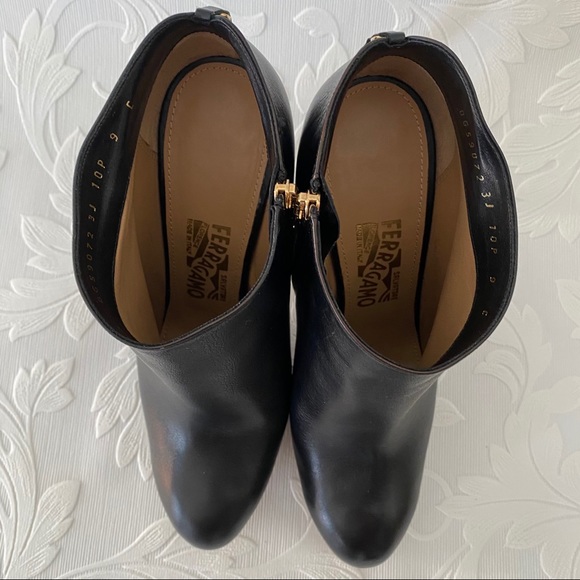 Salvatore Ferragamo booties 9 - Picture 7 of 7